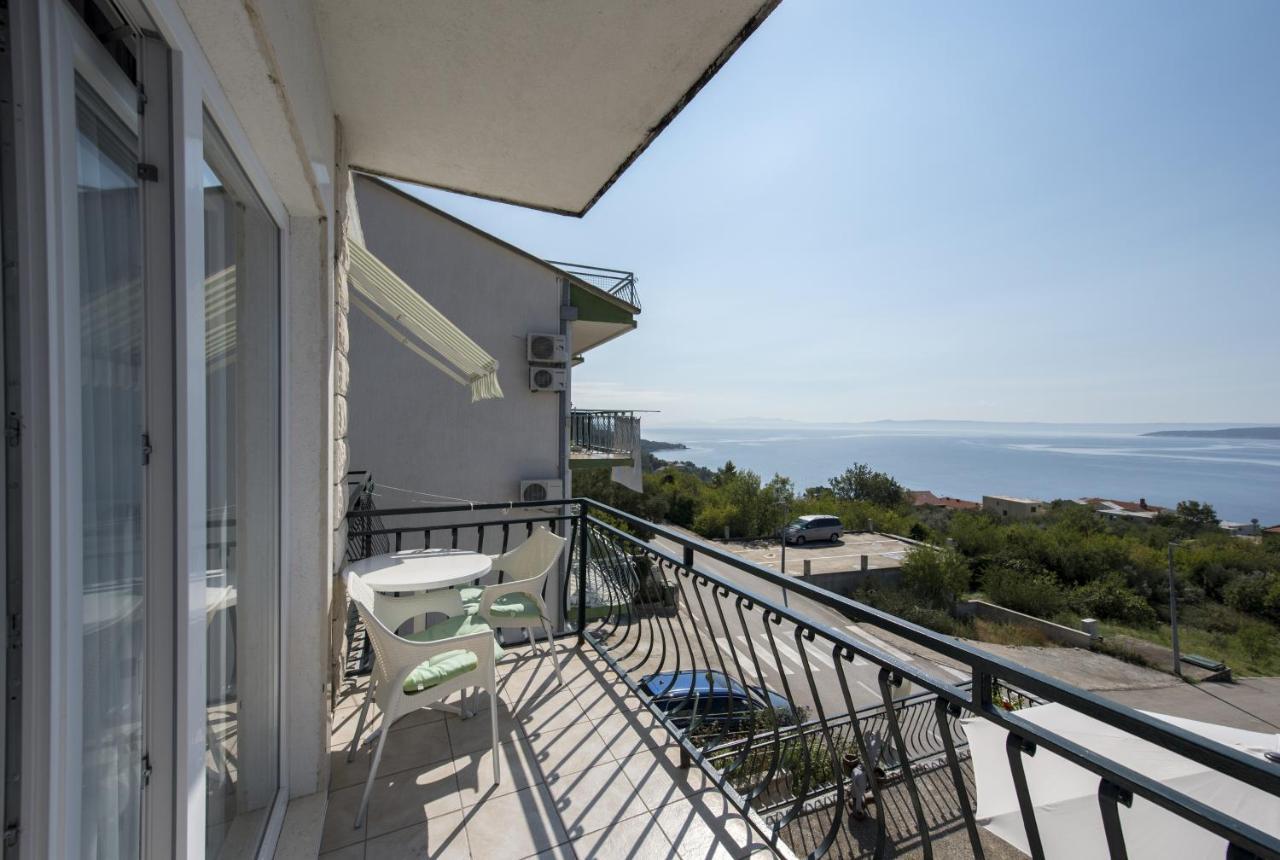 Apartments With A Parking Space Brela, Makarska - 16603 Екстер'єр фото