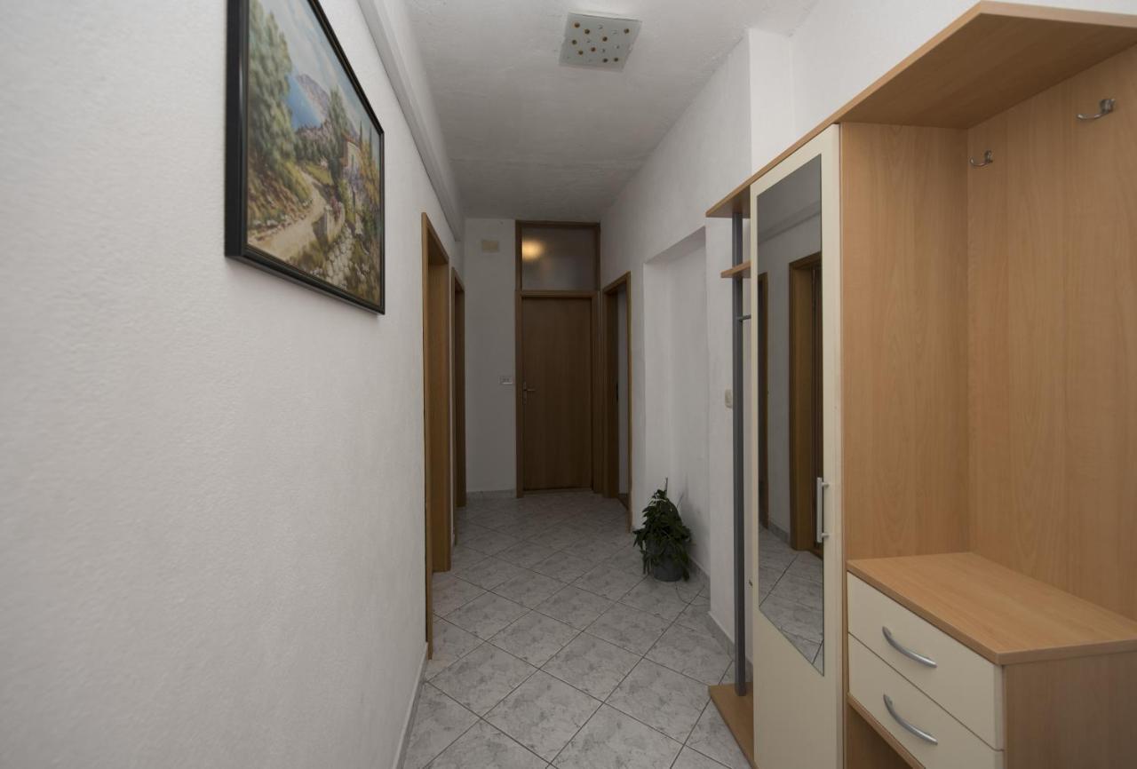 Apartments With A Parking Space Brela, Makarska - 16603 Екстер'єр фото