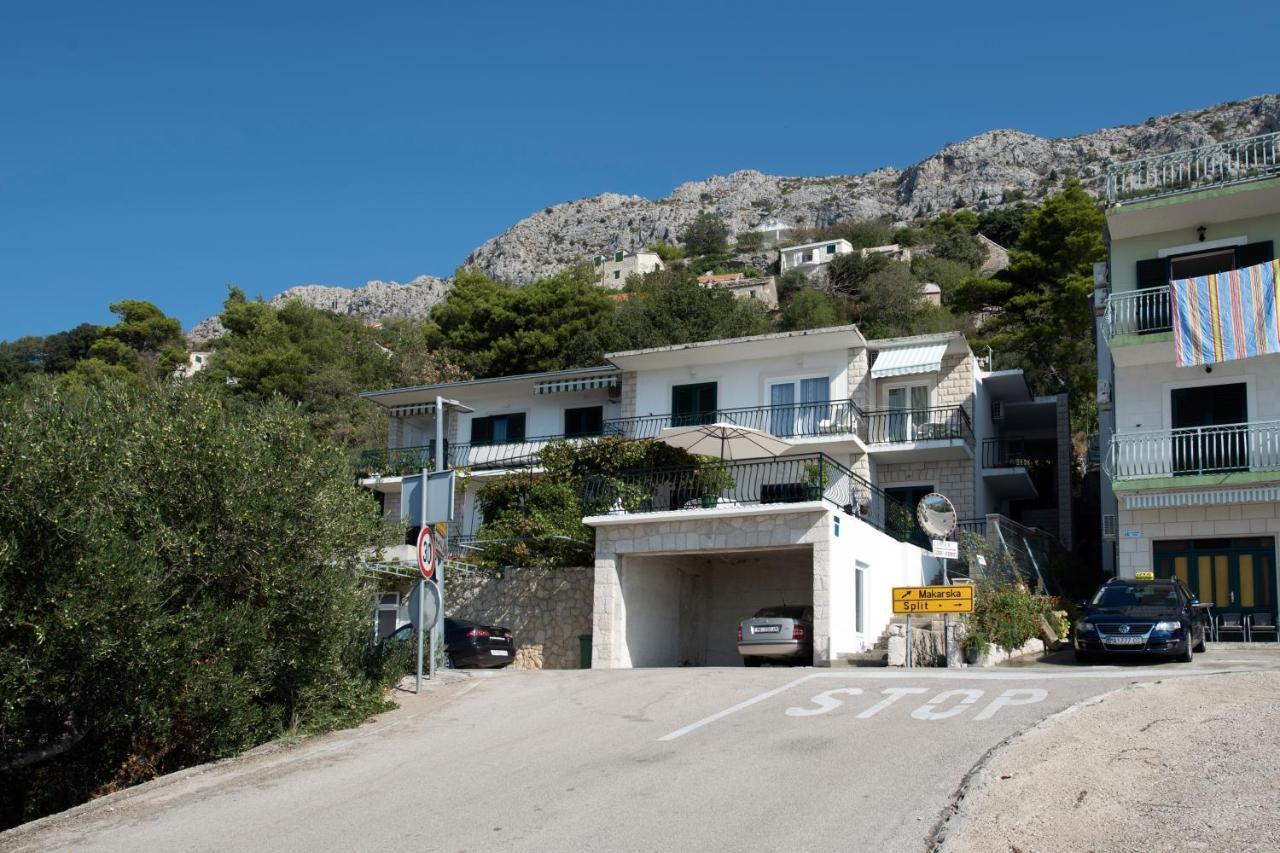Apartments With A Parking Space Brela, Makarska - 16603 Екстер'єр фото