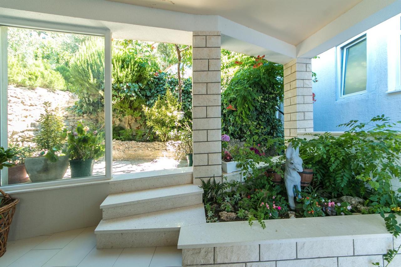 Apartments With A Parking Space Brela, Makarska - 16603 Екстер'єр фото