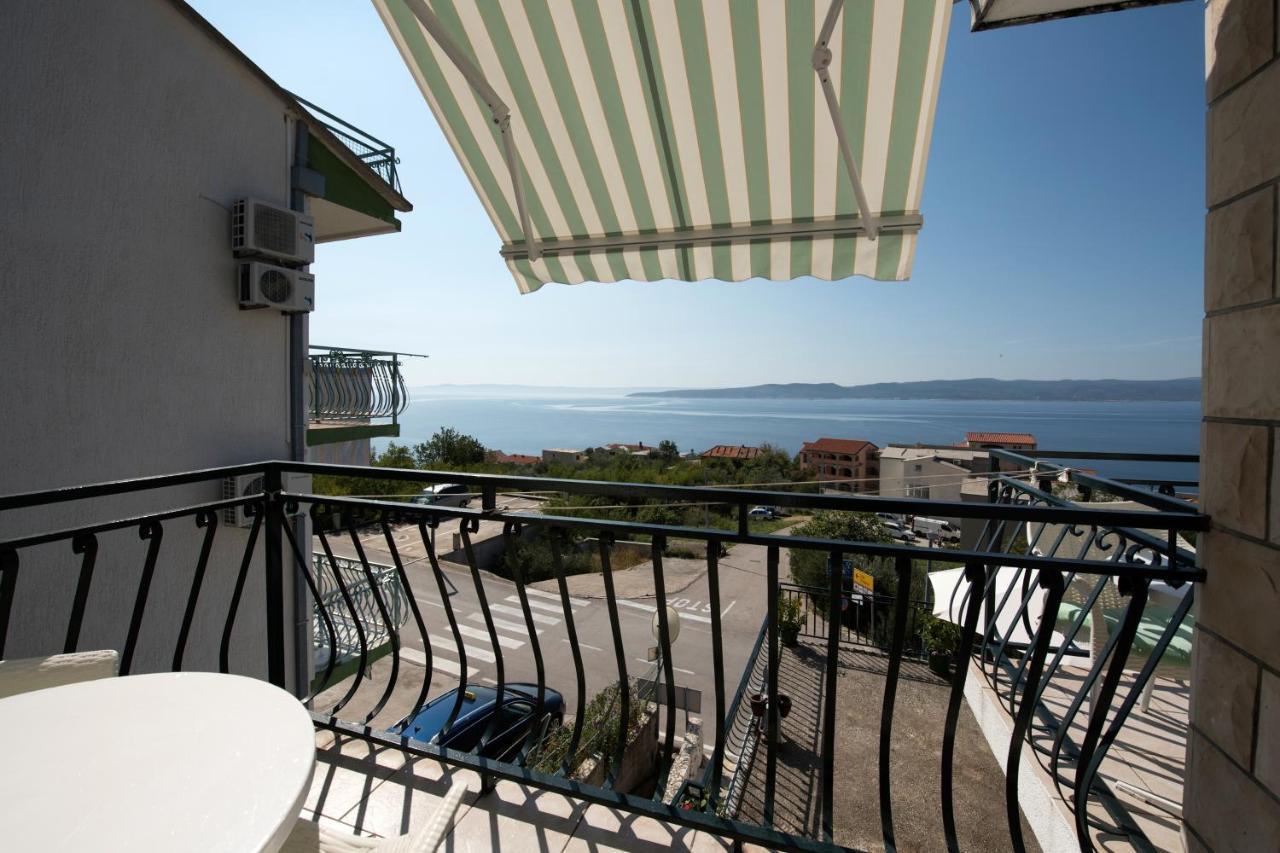 Apartments With A Parking Space Brela, Makarska - 16603 Екстер'єр фото