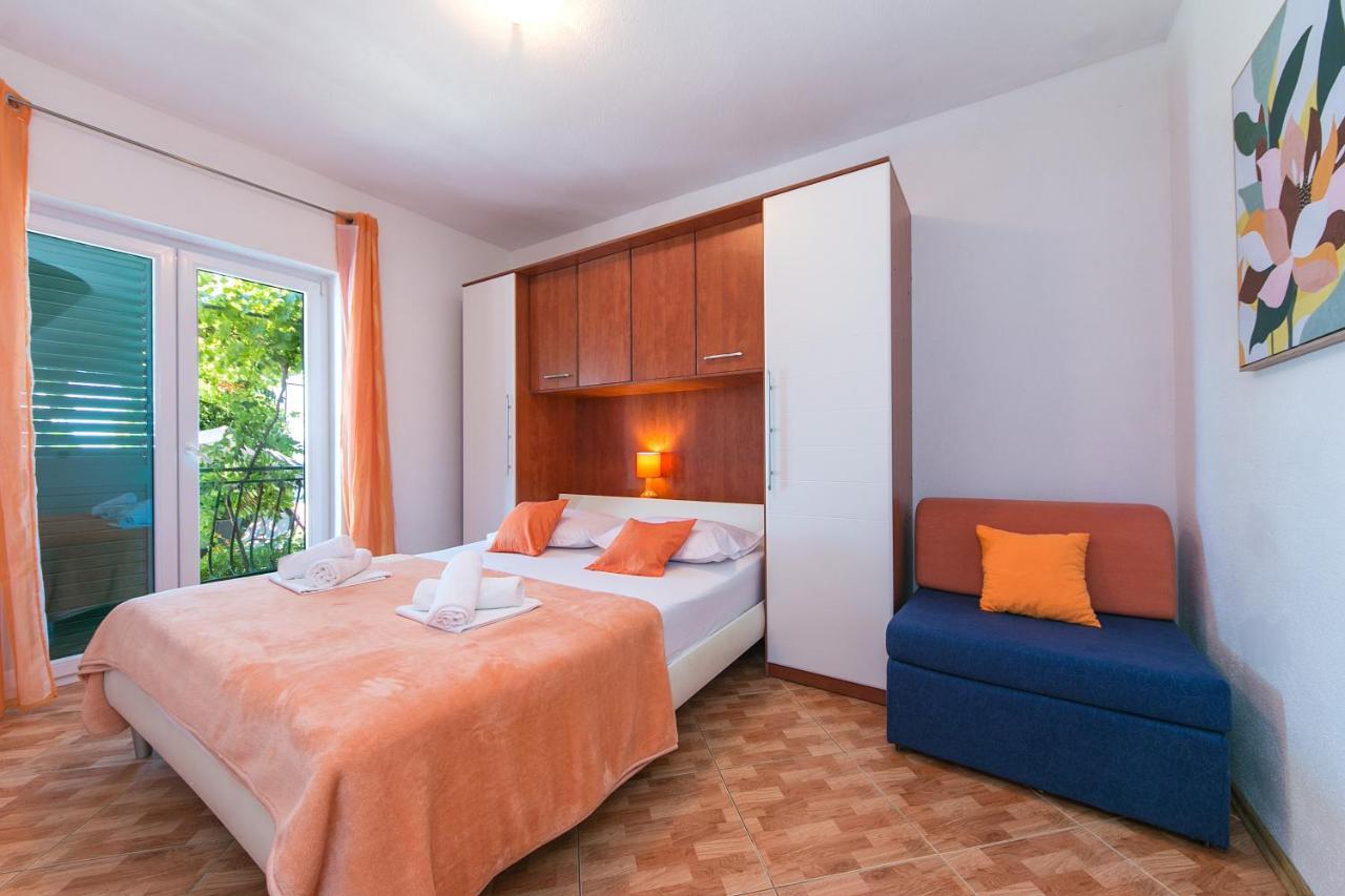 Apartments With A Parking Space Brela, Makarska - 16603 Екстер'єр фото