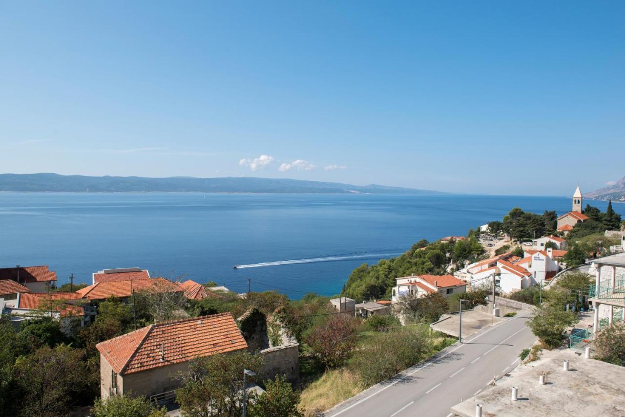 Apartments With A Parking Space Brela, Makarska - 16603 Екстер'єр фото