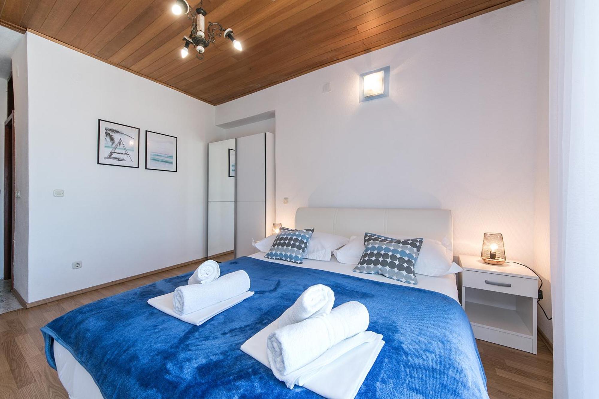 Apartments With A Parking Space Brela, Makarska - 16603 Номер фото